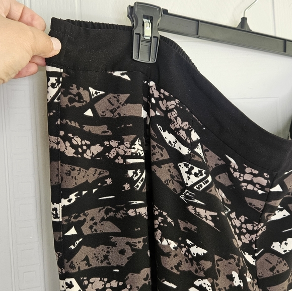 Michele Studio Abstract Print Pull On High Rise Taper Leg Pant Plus Sz 22 EUC - Picture 3 of 11